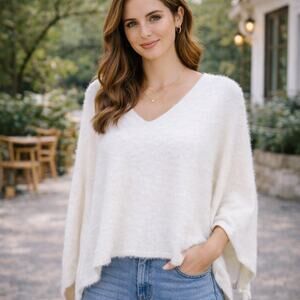Pilcro One Size V Neck White Poncho Sweater Soft Fuzzy Eyelash